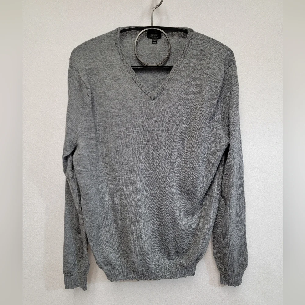 J. Crew Mens Slim Fit XL 100% Merino Wool Heather Metal V-Neck Sweater